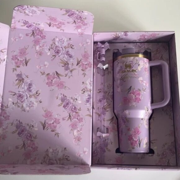 Stanley X Love Shack Fancy Quencher Happy Thoughts H2.0 Tumbler 40 oz - Picture 3 of 4